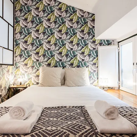 Liberty Duplex I By Lu Apartment